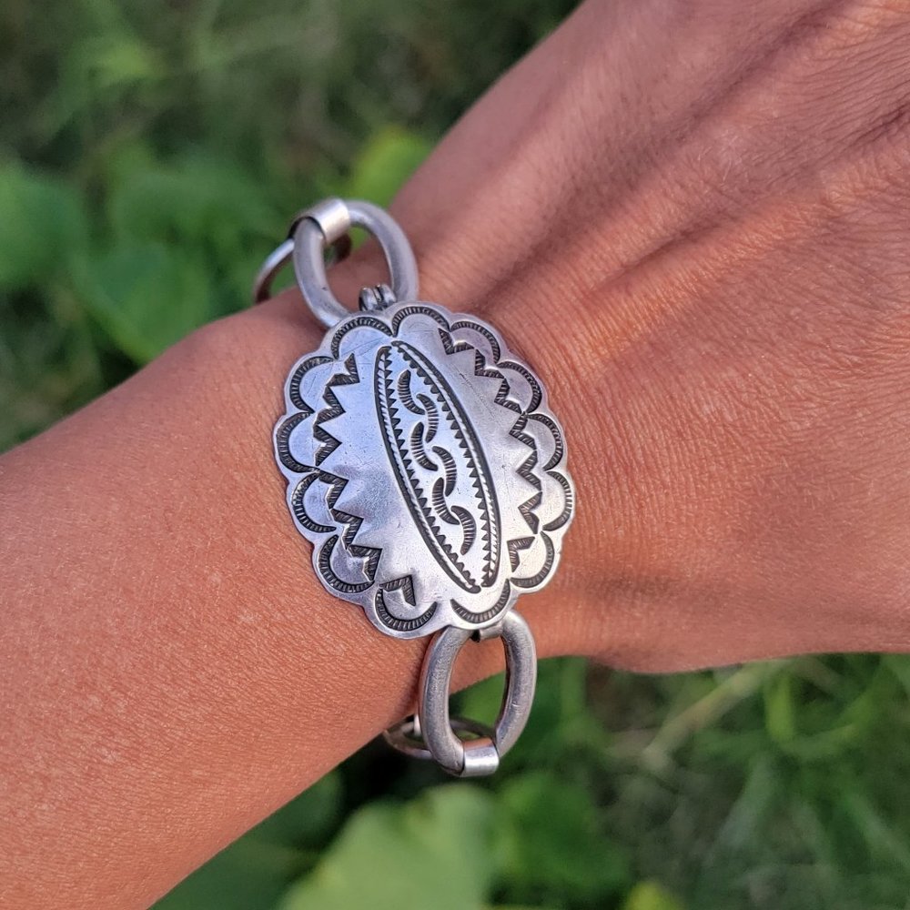 Southwestern vintage chunky  stampwork concho big link 925 sterling silver brace